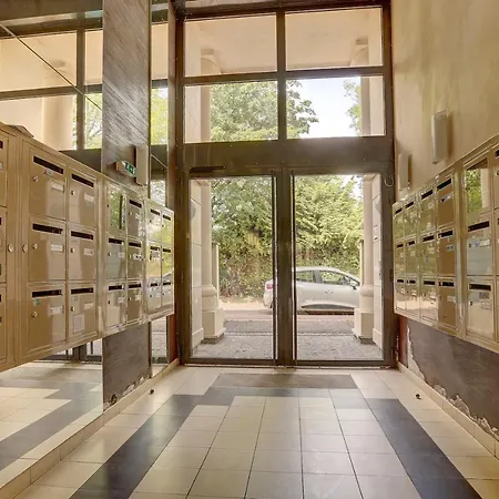 Le Montespan- Saint Cyr Extérieur photo